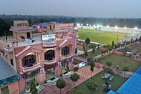 Hotel Aashish Resort