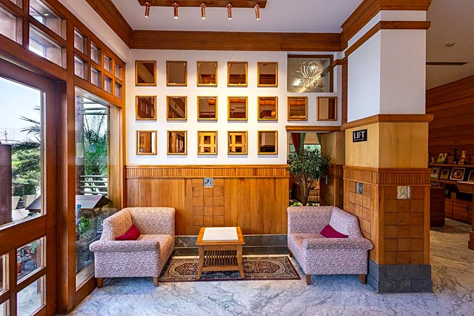 Hotel Saffron Leaf