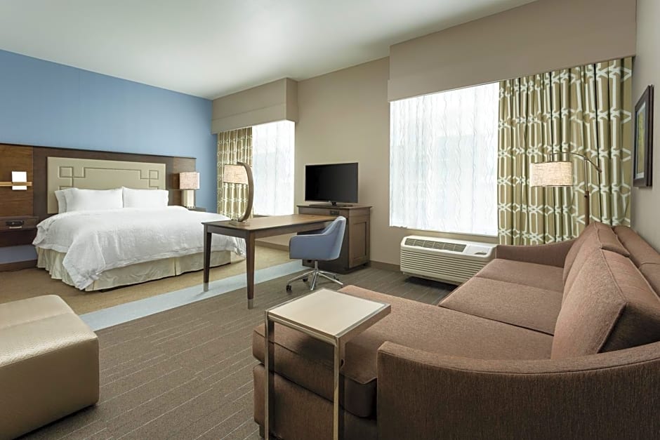 Hampton Inn & Suites - Napa, CA