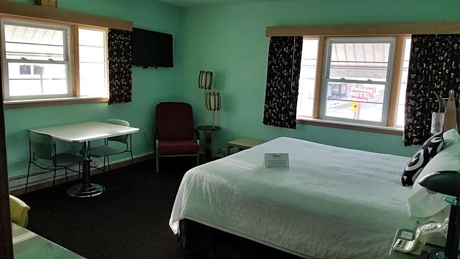 Holiday Music Motel