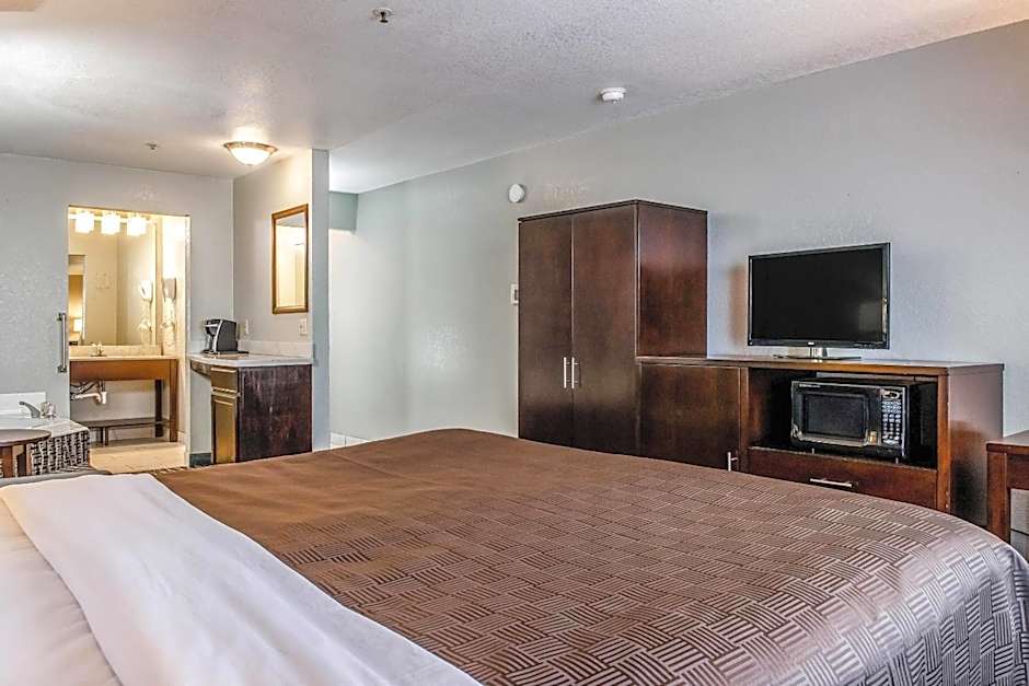 Clarion Hotel By Humboldt Bay