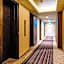 Quintessa Hotel Tokyo Haneda Comic and Books