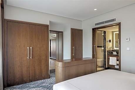 Deluxe Suite With Kitchen