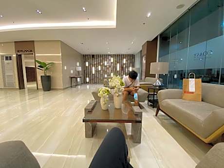 Apartment with City View