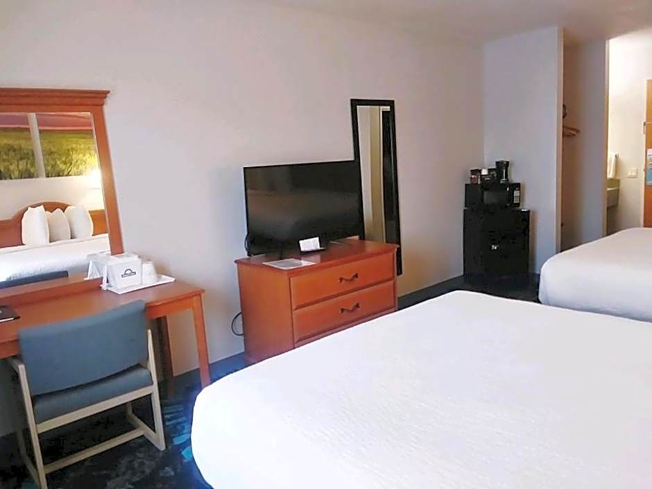 Days Inn by Wyndham Osage Beach Lake of the Ozarks