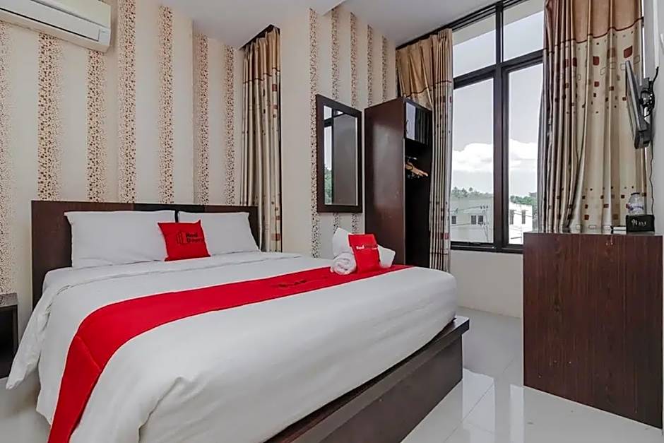 RedDoorz Plus @ Paal 2 Manado