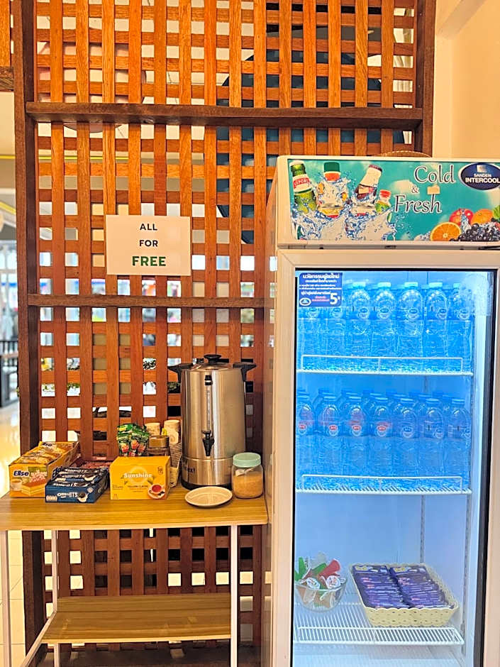 TIKI HOSTEL