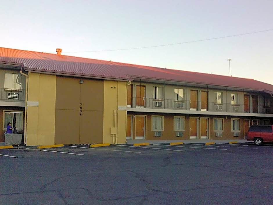 Super 8 by Wyndham Denver Central