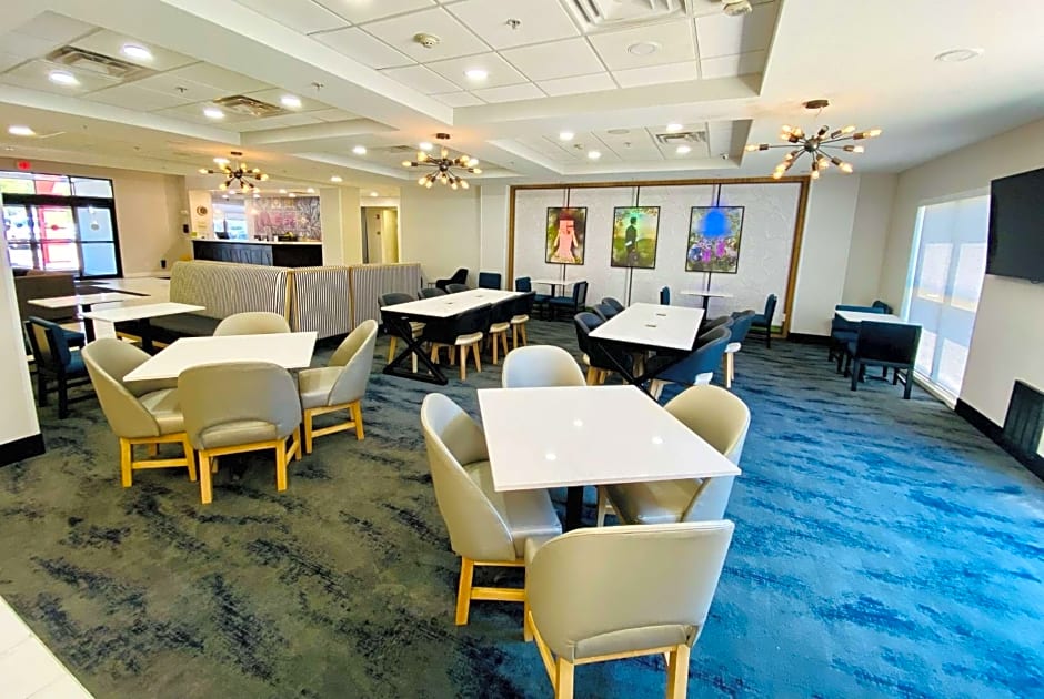 La Quinta Inn & Suites by Wyndham Mt. Laurel - Philadelphia