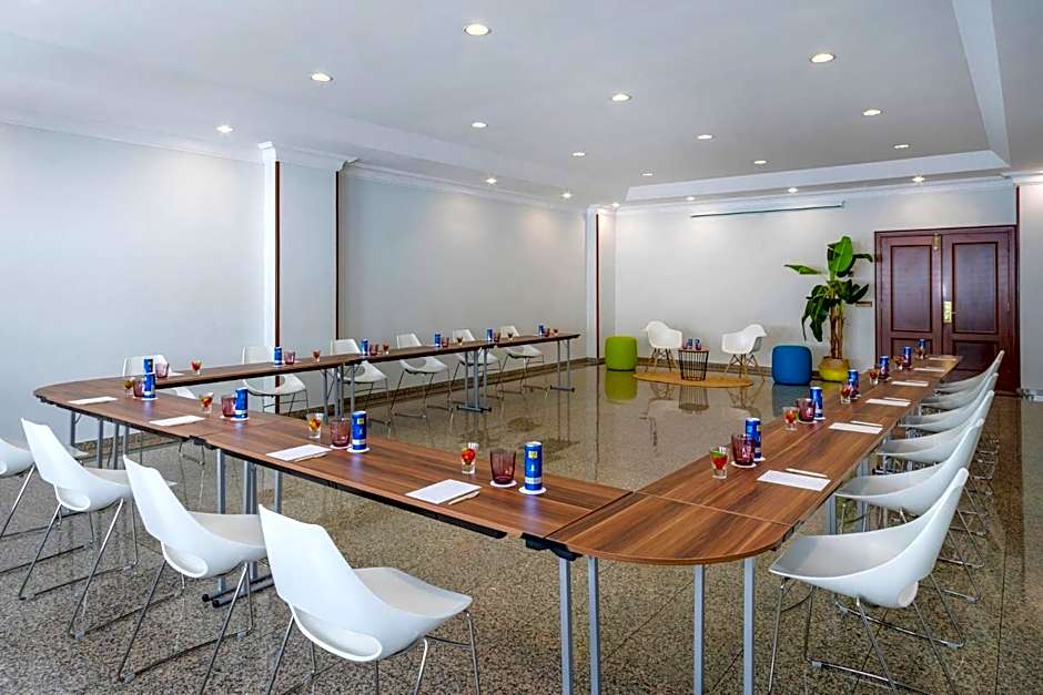 Hotel Santiago Plaza Affiliated by Meliá