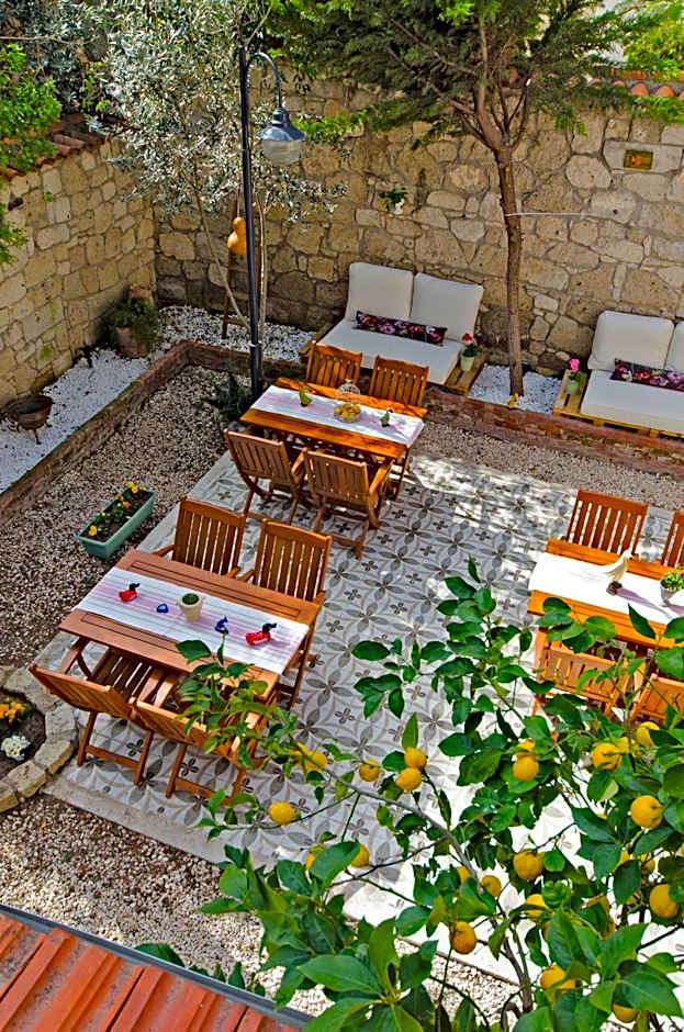 Lilyum Alaçatı - Taş Ev