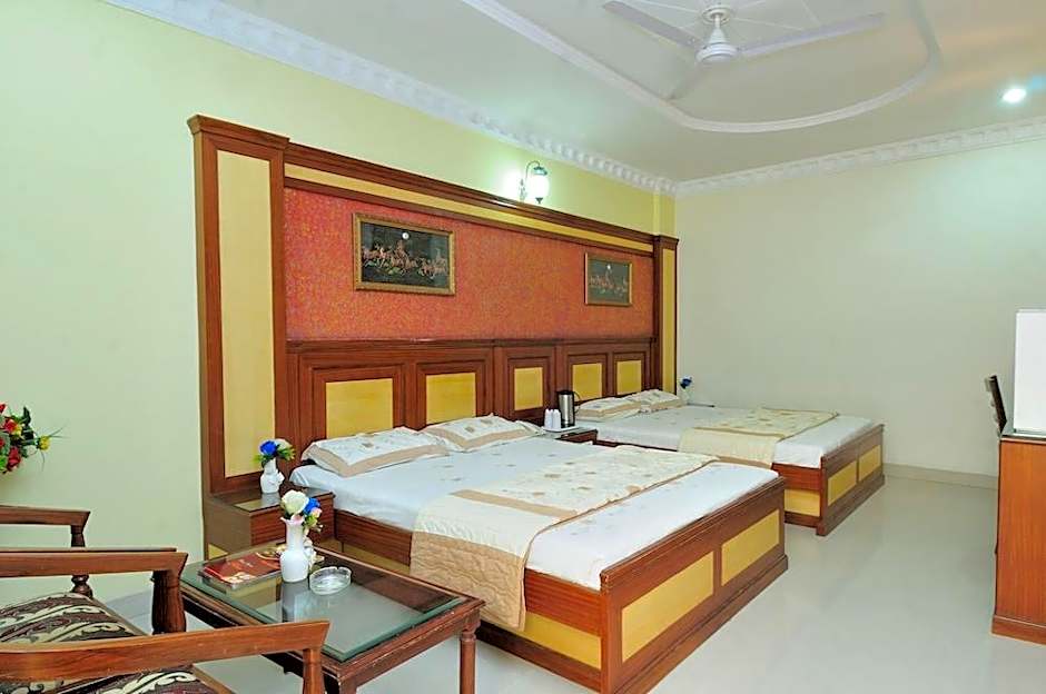 Hotel Maharaja Residency