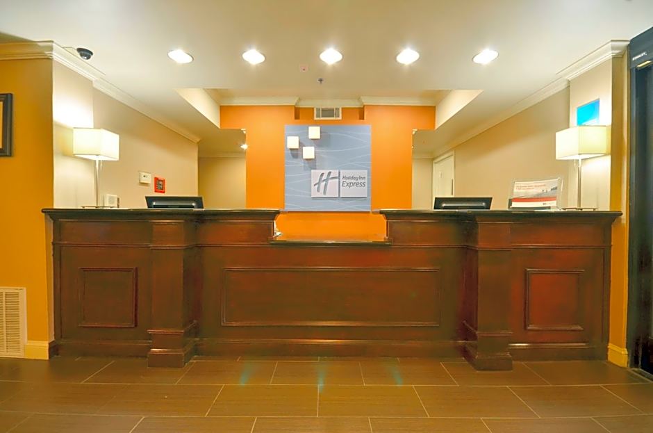 Holiday Inn Express Pine Bluff - Pines Mall Hotel By IHG