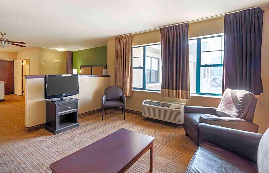 Extended Stay America Suites - Chicago - Woodfield Mall