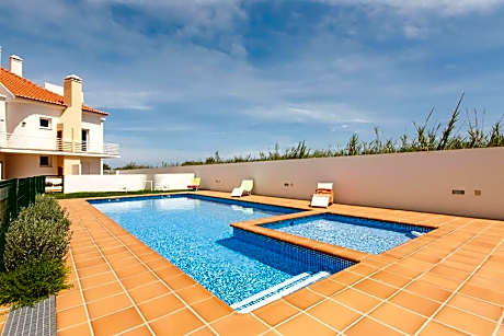 Casa Sardinha - Praia e Piscina - T2 (6 pessoas)