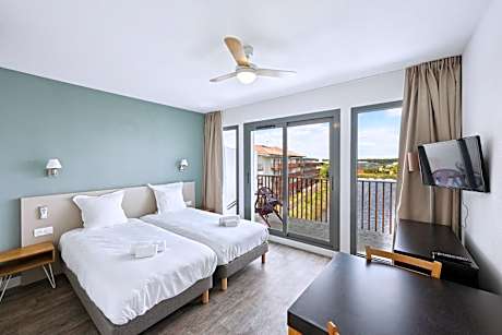 Comfort Studio with 2 Single Beds - Lake Side