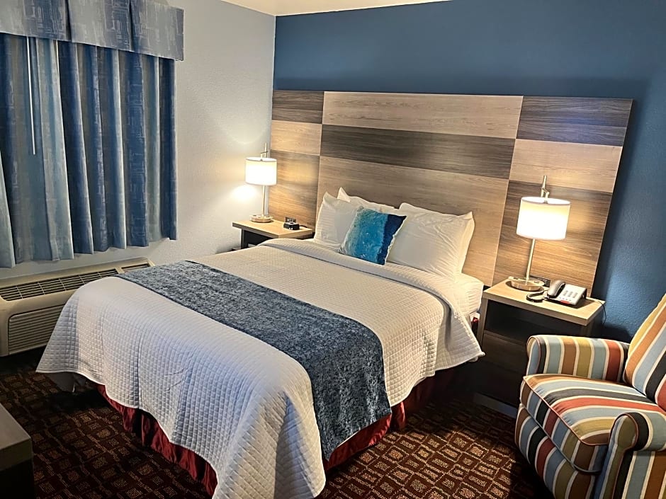 Garnett Hotel & RV Park