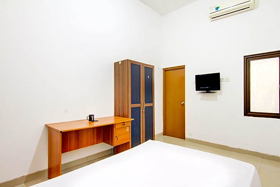 OYO Life 89990 Kost Waterfront 75 Sub