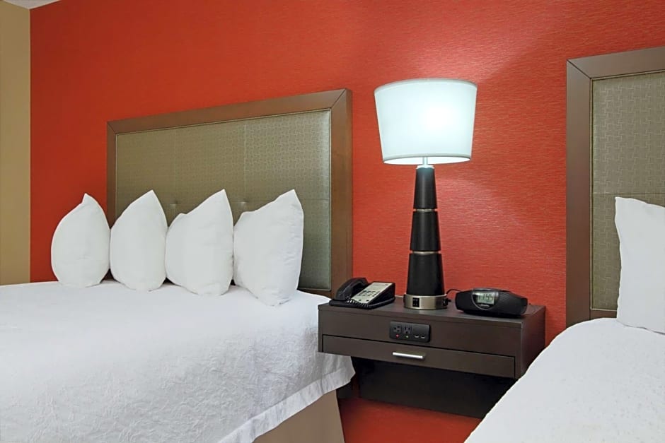 Hampton Inn By Hilton Columbus-Airport