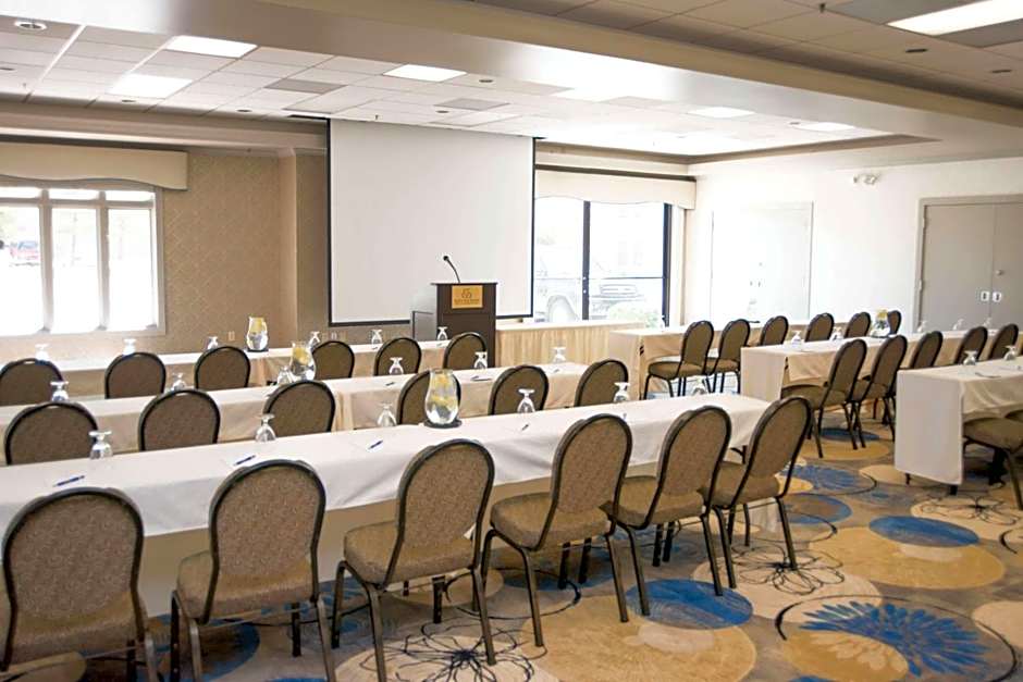 Eastland Suites Hotel & Conference Ctr, Trademark by Wyndham