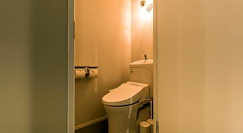 AND HOSTEL KURAMAE WEST