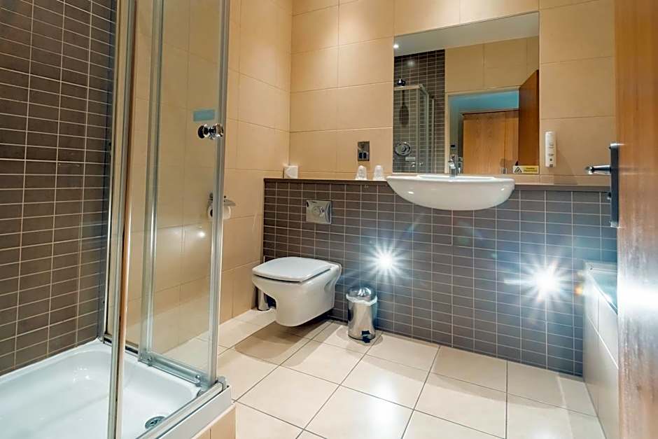 Farington Lodge Hotel