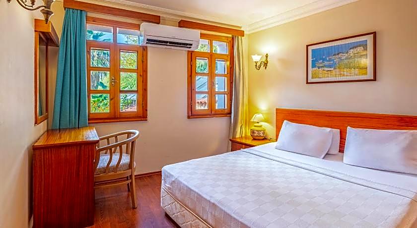 Perdikia Beach Hotel