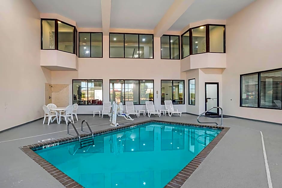 Comfort Suites Hattiesburg near University