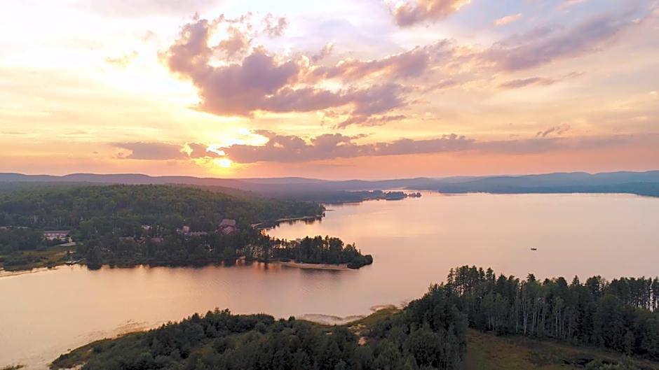 Auberge du Lac Taureau