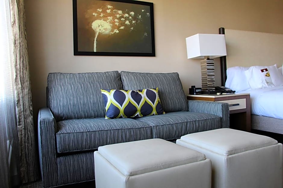 DoubleTree by Hilton Fresno Convention Center