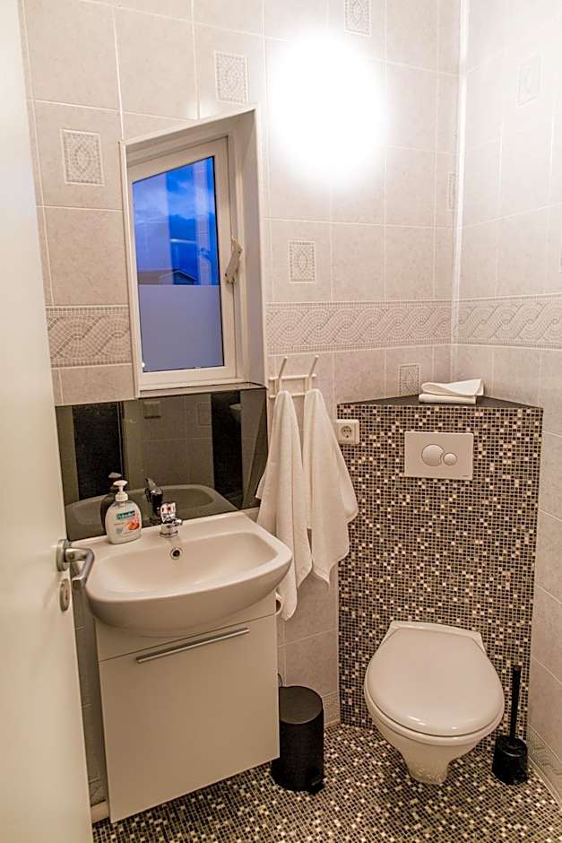 Lava Apartments & Rooms