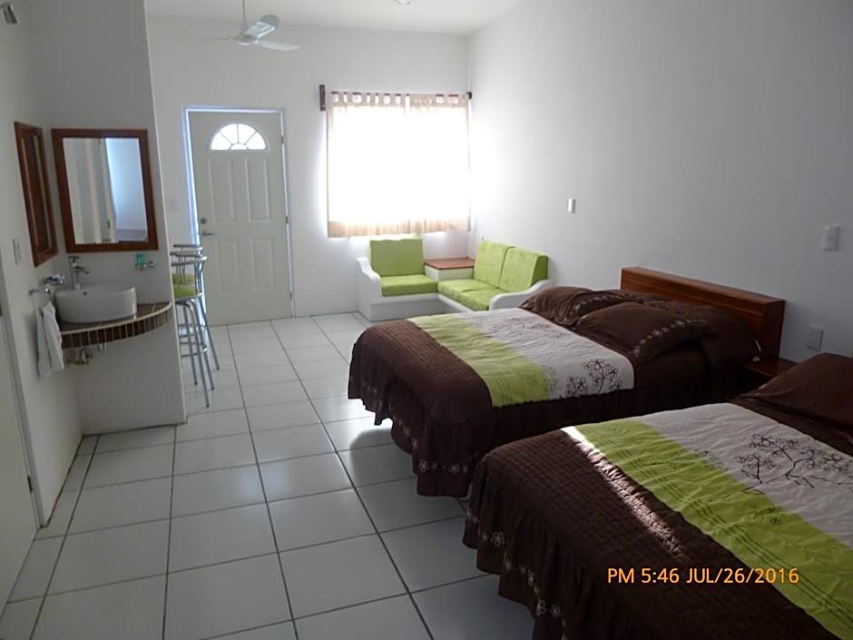 Hotel y Suites Del Paci­fico