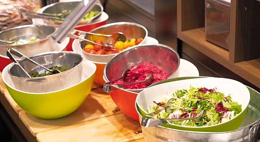 Courtyard By Marriott Tokyo Station