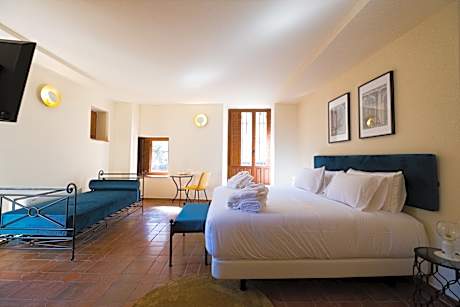 DOUBLE SUPERIOR (3PAX)