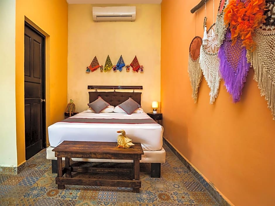 Casa Aluxes Hotel