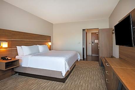 Standard King Room with Mobility Accessible Roll-In Shower