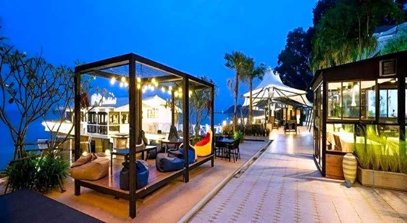 The Loft Seaside Sriracha Hotel
