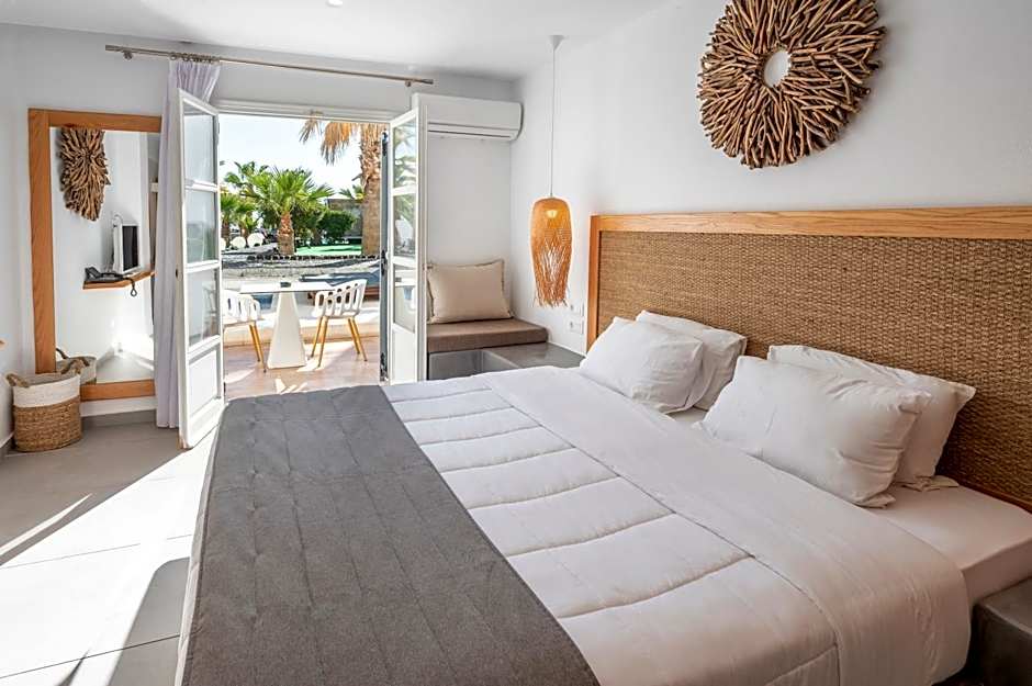 Smy Mediterranean White Santorini