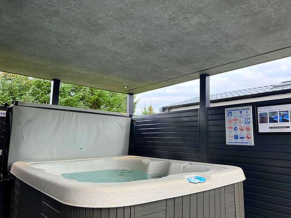 Arranview Lochside Pods & Lodges all with private Hot-tubs