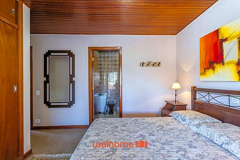 Casa em Campos do Jordão com Varanda e Lareira