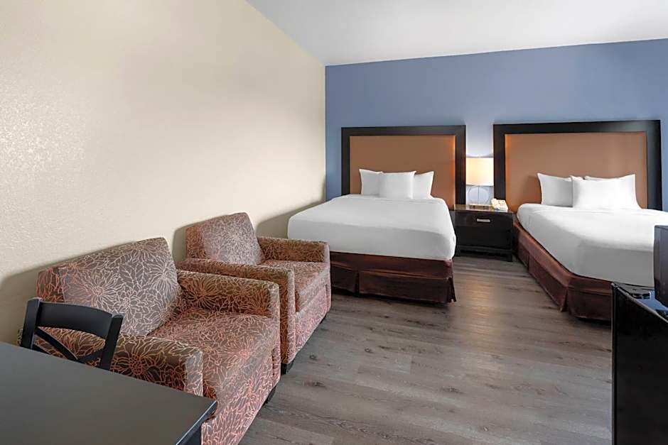Days Inn by Wyndham Mackinaw City/Bridgeview Area