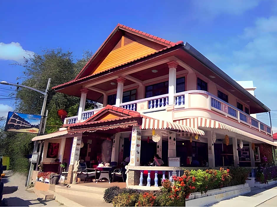 Lotus Friendly Hotel