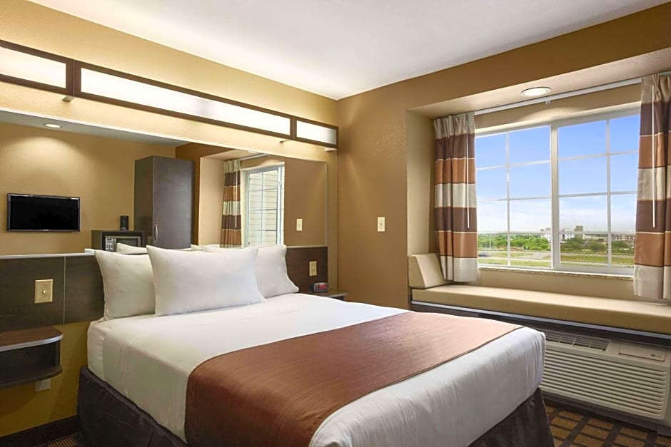 Microtel Inn & Suites By Wyndham Cotulla