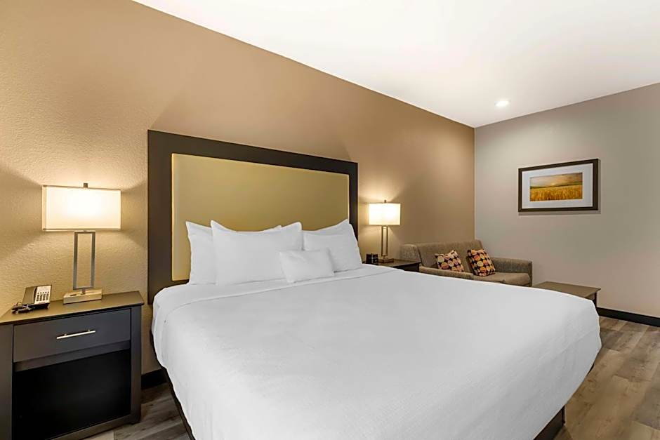 Best Western Plus Des Moines West Inn And Suites