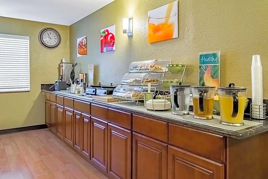 Quality Inn & Suites Vancouver North