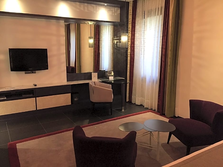Le Bristol Hotel