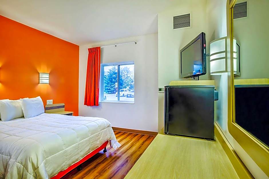 Motel 6-Burlington, ON - Toronto West - Oakville