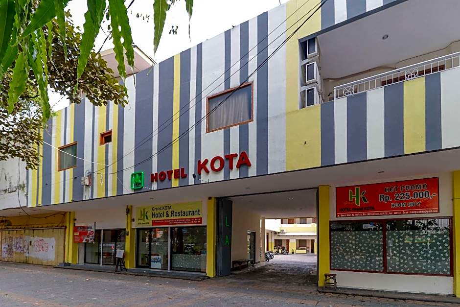 RedDoorz Plus @ Slamet Riyadi