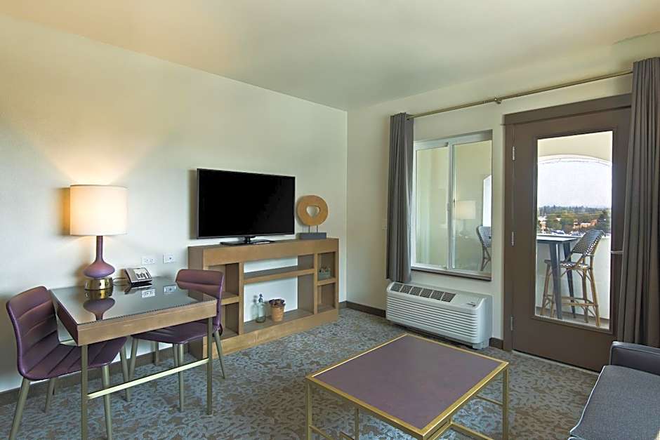 Oxford Suites Sonoma - Rohnert Park