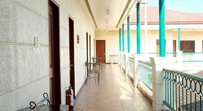 Dotties Place Hotel and Restaurant